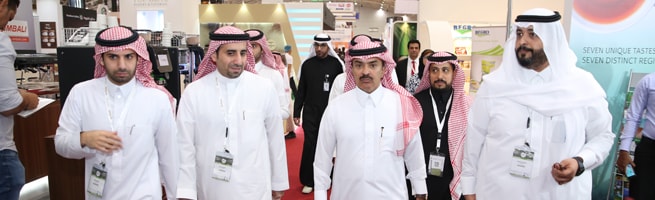 صورة رسمية من معرض هوريكا الرياض تظهر زواراً داخل المعرض